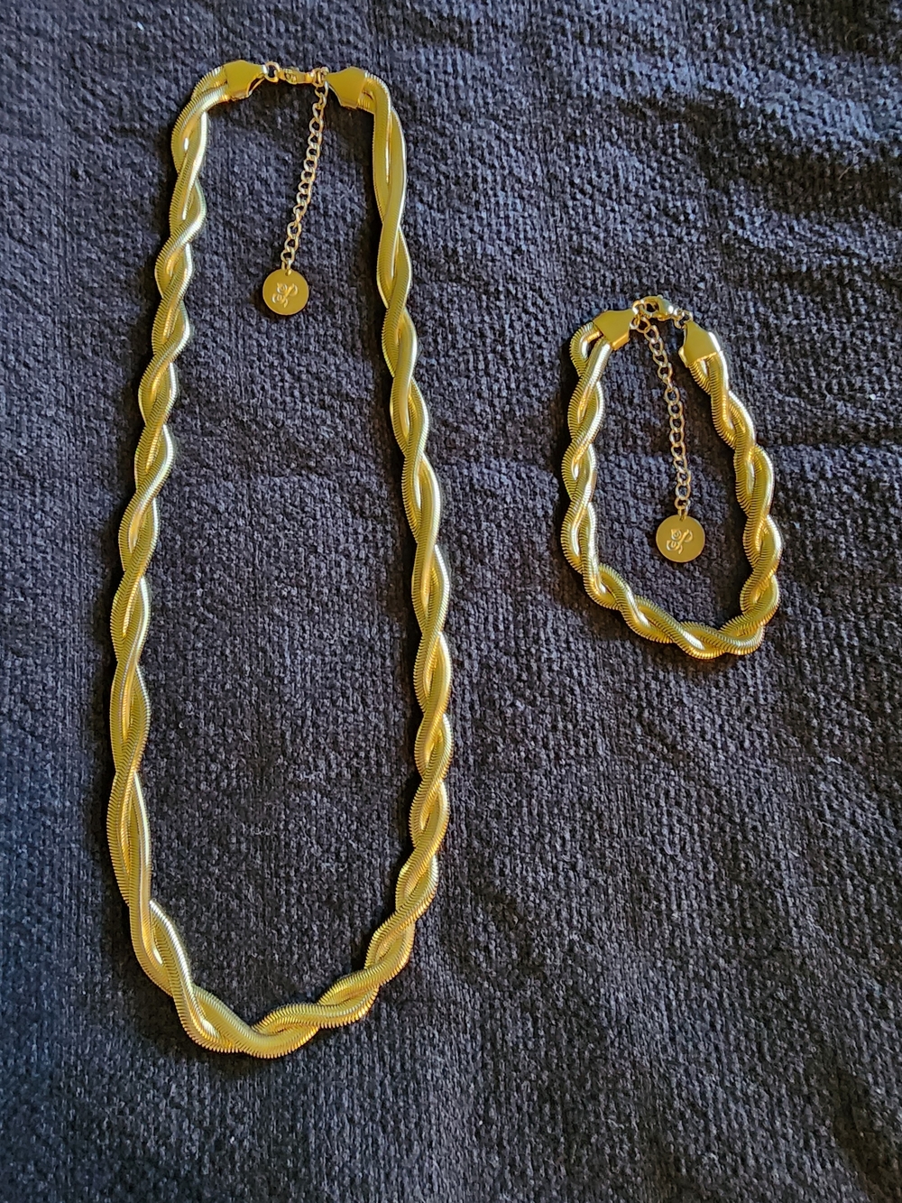 Plunder Cara Necklace and Bracelet Set - Picture 4 of 8